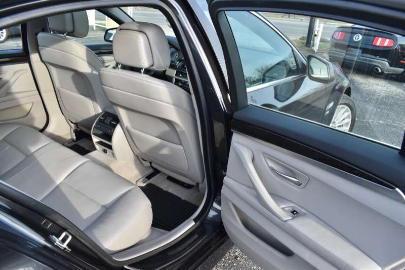 BMW 5-Series 535i xDrive 2012