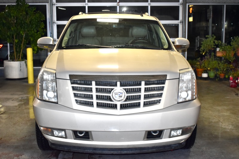 Cadillac Escalade ESV AWD Luxury 2011