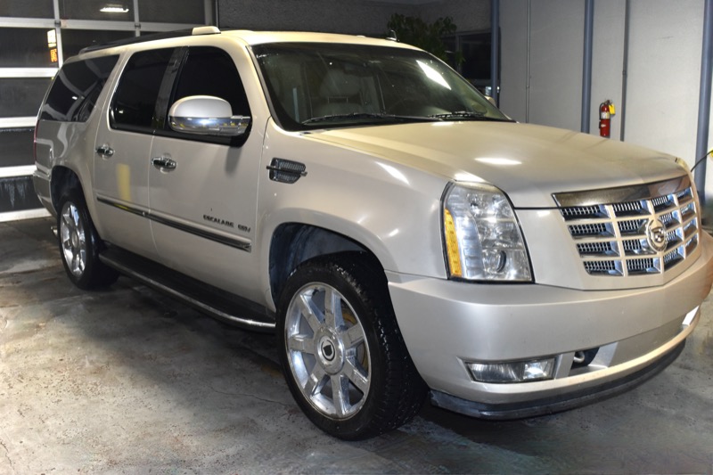 Cadillac Escalade ESV AWD Luxury 2011