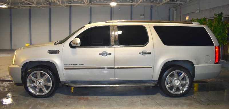 Cadillac Escalade ESV AWD Luxury 2011