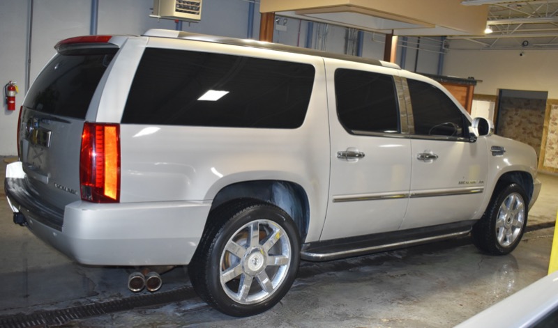 Cadillac Escalade ESV AWD Luxury 2011