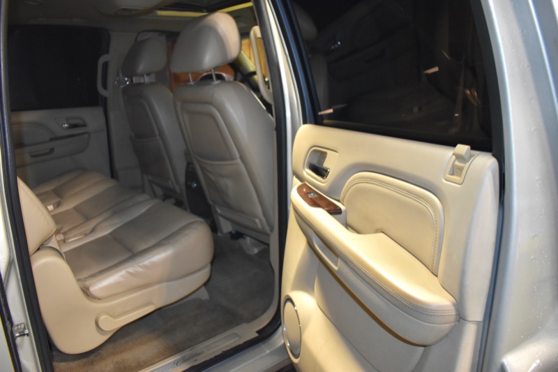 Cadillac Escalade ESV AWD Luxury 2011