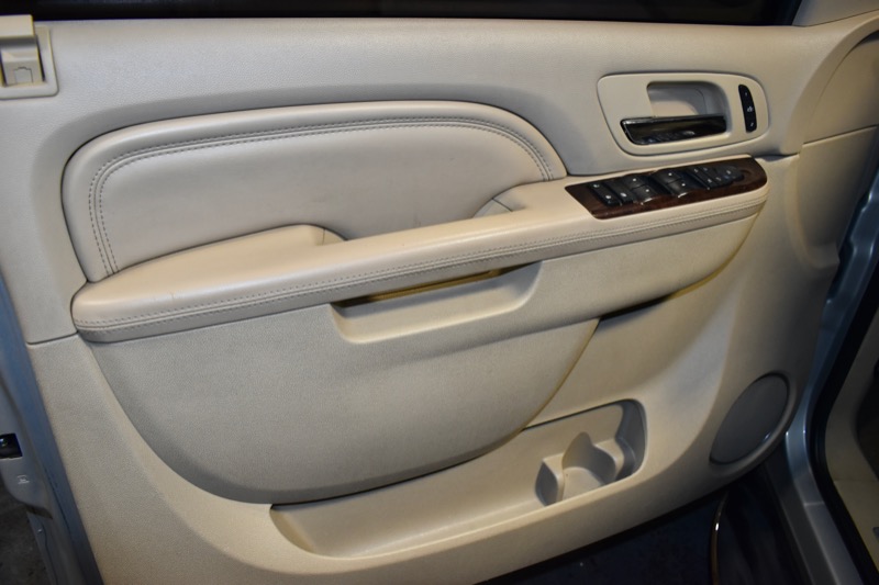 Cadillac Escalade ESV AWD Luxury 2011