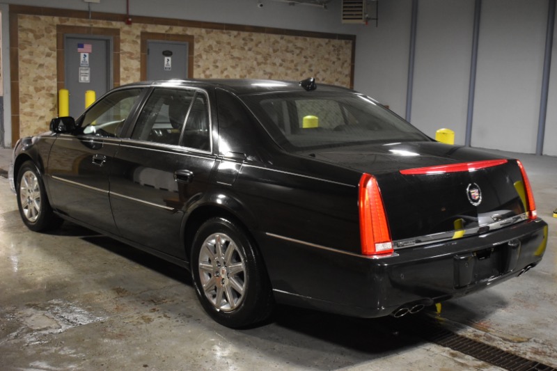 Cadillac DTS Premium w/ Navi 2011