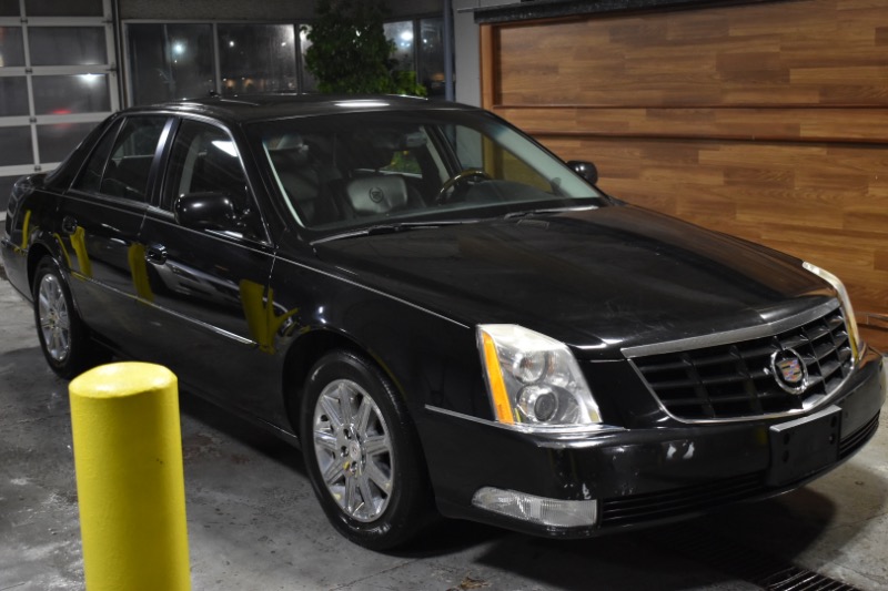 Cadillac DTS Premium w/ Navi 2011