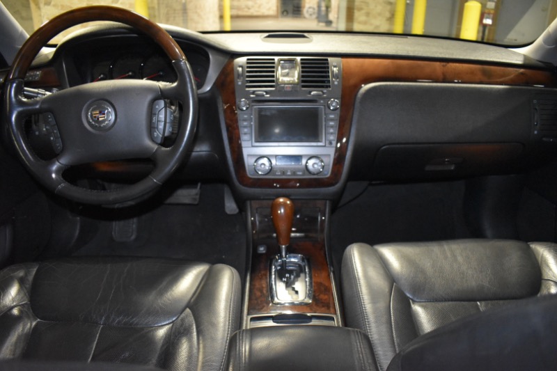 Cadillac DTS Premium w/ Navi 2011