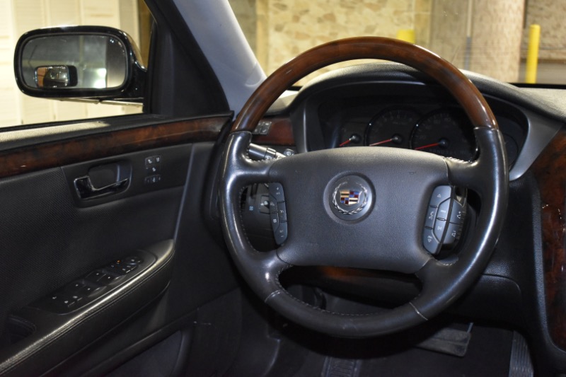 Cadillac DTS Premium w/ Navi 2011