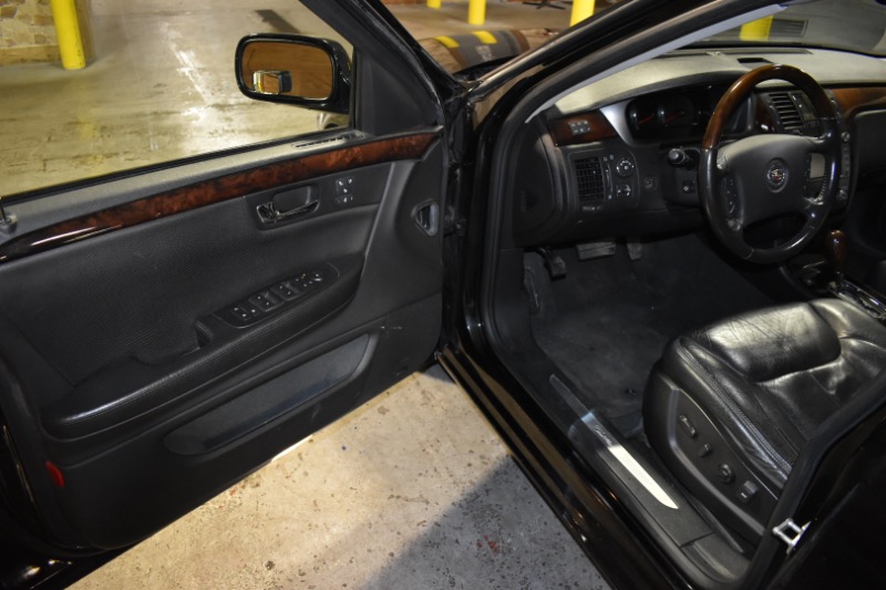 Cadillac DTS Premium w/ Navi 2011