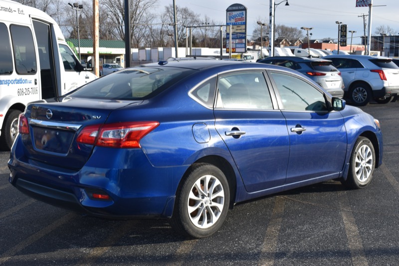 Nissan Sentra SR 4D Sedan 2018