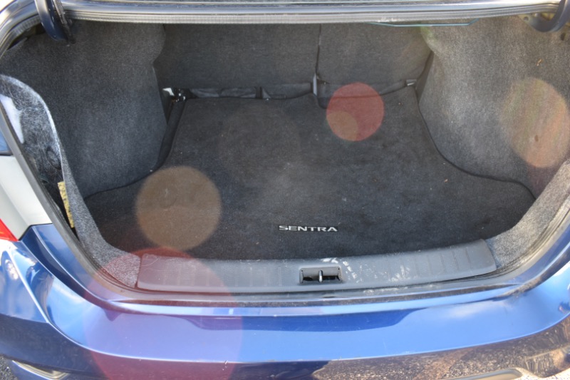 Nissan Sentra SR 4D Sedan 2018