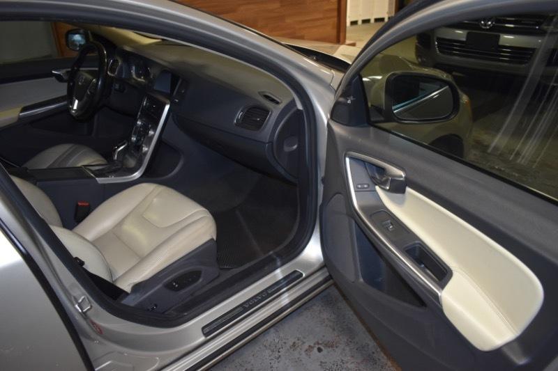 Volvo V60 T5 Premier FWD 2017