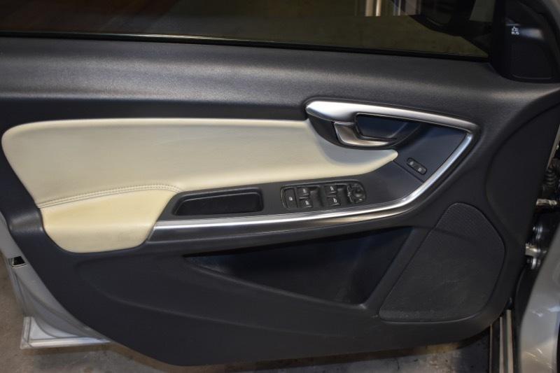 Volvo V60 T5 Premier FWD 2017