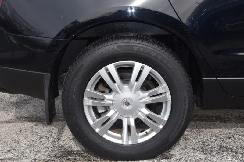 Cadillac SRX Luxury Collection 2011