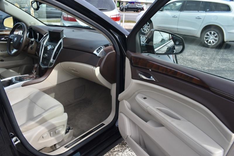 Cadillac SRX Luxury Collection 2011