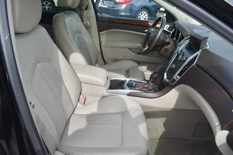 Cadillac SRX Luxury Collection 2011