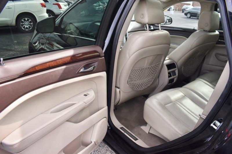 Cadillac SRX Luxury Collection 2011