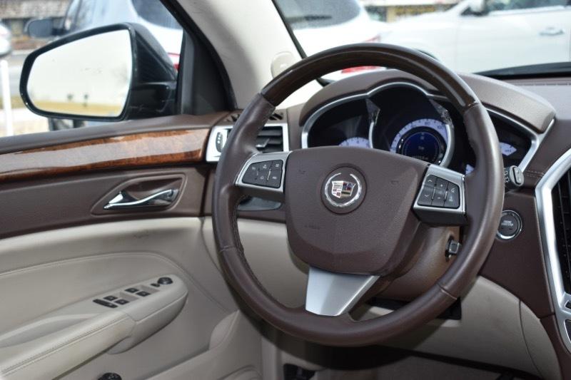 Cadillac SRX Luxury Collection 2011