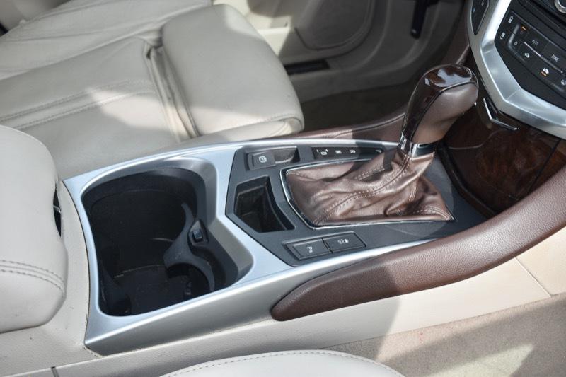 Cadillac SRX Luxury Collection 2011