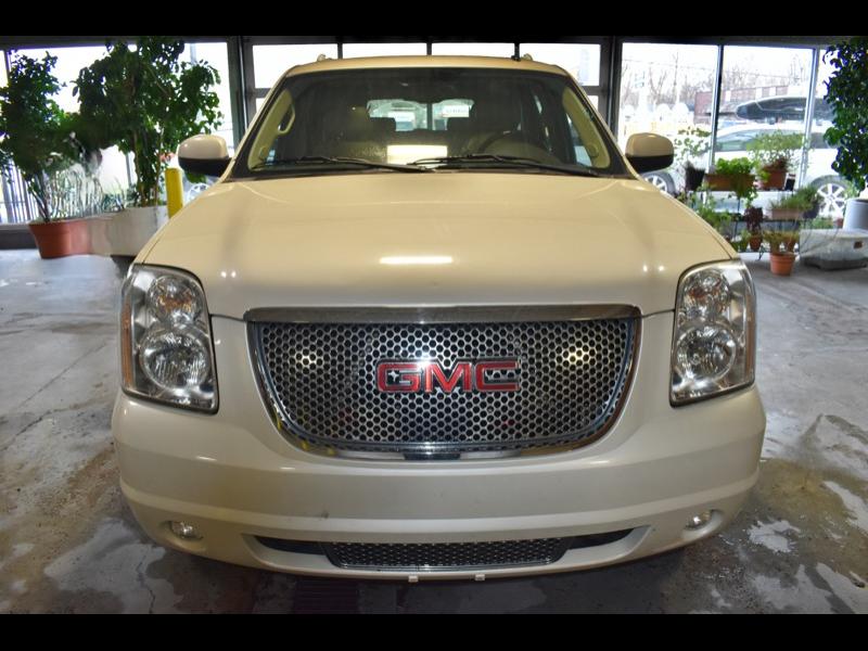 GMC Yukon Denali XL 4WD 2013