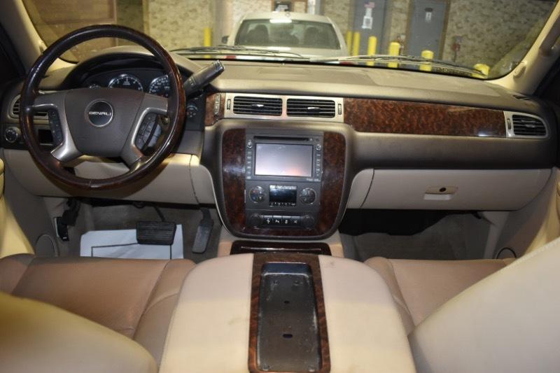 GMC Yukon Denali XL 4WD 2013