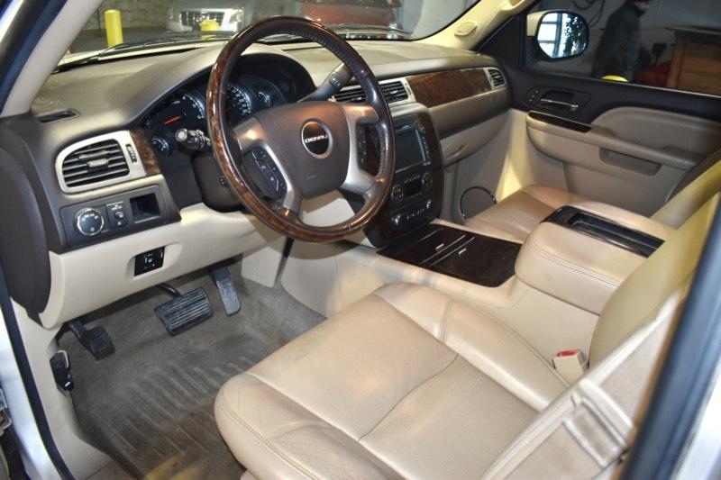 GMC Yukon Denali XL 4WD 2013