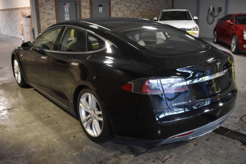 Tesla Model S Base 2013