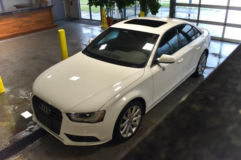 Audi A4 2.0T Sedan quattro Tiptronic 2013