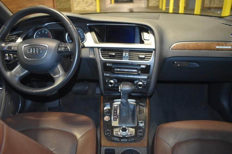 Audi A4 2.0T Sedan quattro Tiptronic 2013