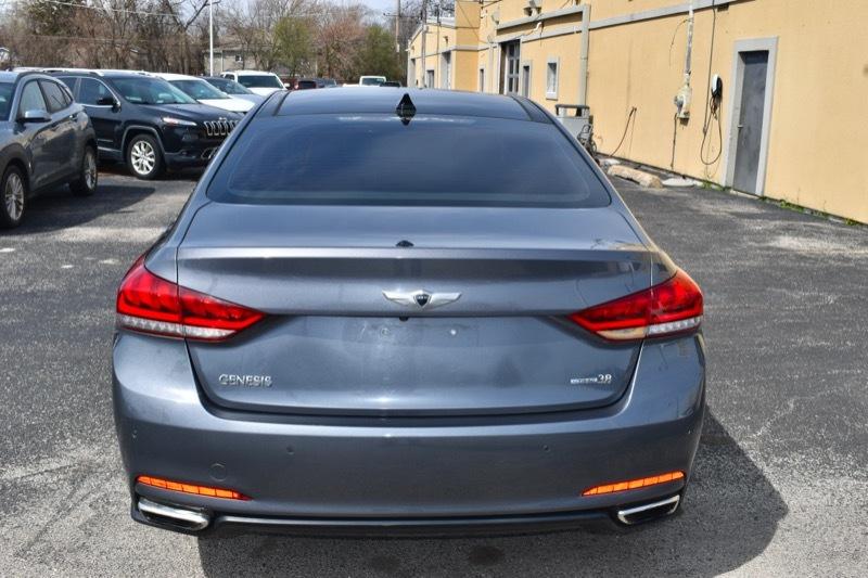 Hyundai Genesis 3.8L 2015