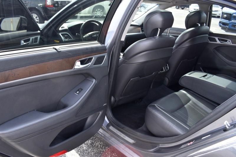 Hyundai Genesis 3.8L 2015