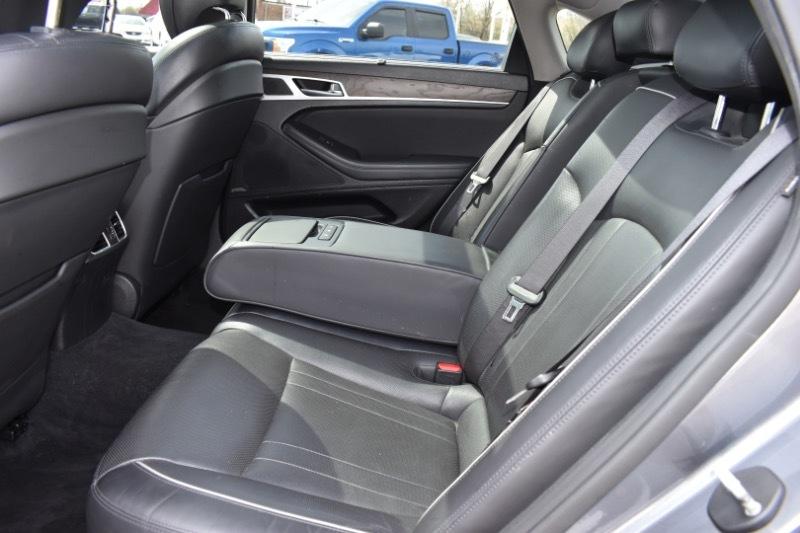 Hyundai Genesis 3.8L 2015