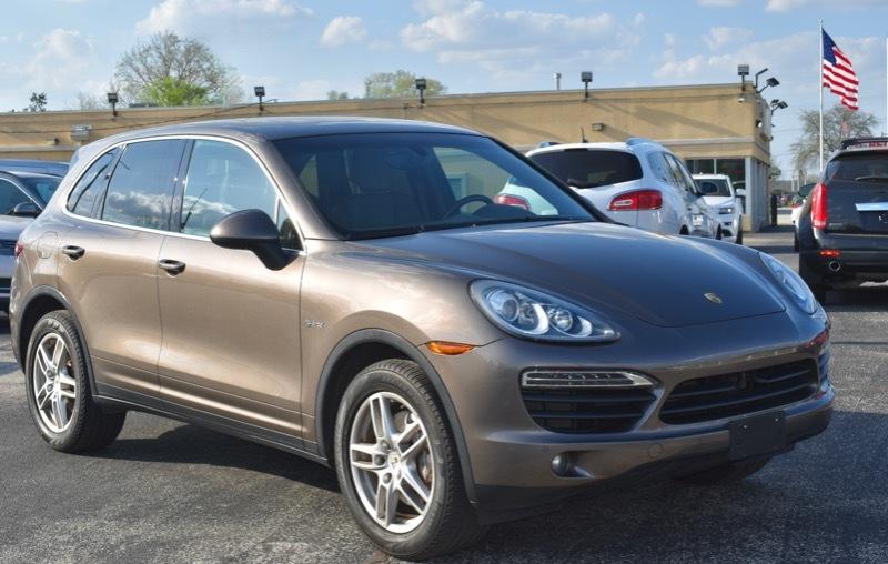 Porsche Cayenne Hybrid S 2011