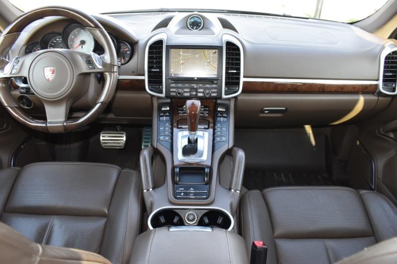 Porsche Cayenne Hybrid S 2011