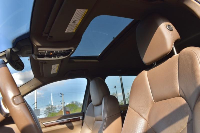 Porsche Cayenne Hybrid S 2011