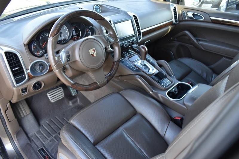 Porsche Cayenne Hybrid S 2011