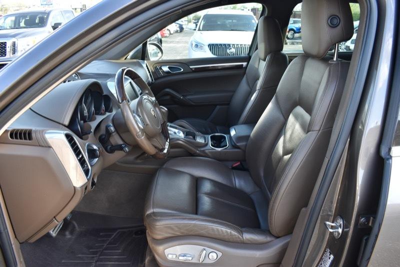 Porsche Cayenne Hybrid S 2011