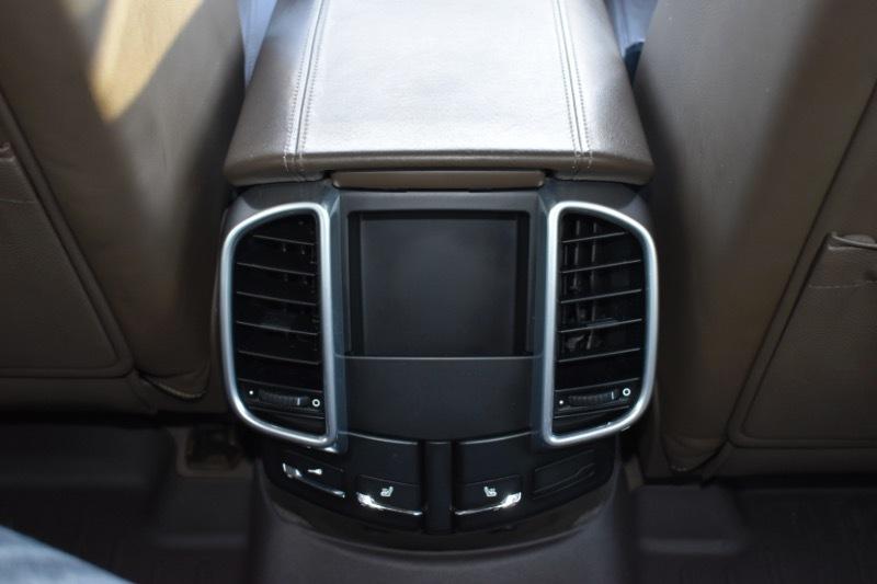 Porsche Cayenne Hybrid S 2011