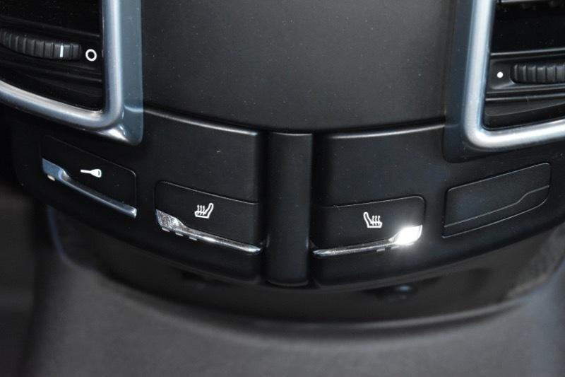 Porsche Cayenne Hybrid S 2011