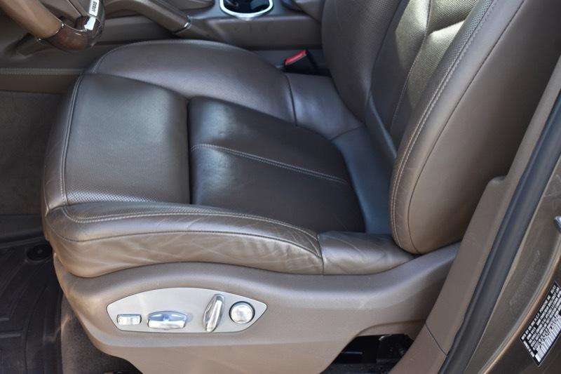 Porsche Cayenne Hybrid S 2011