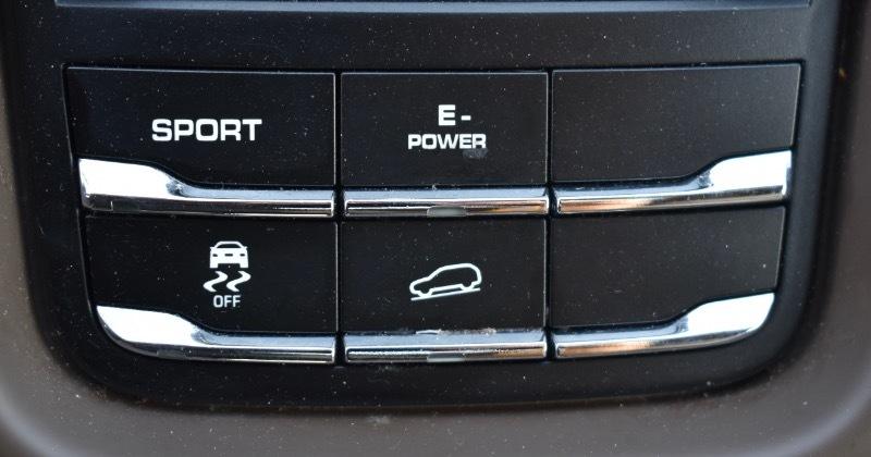 Porsche Cayenne Hybrid S 2011