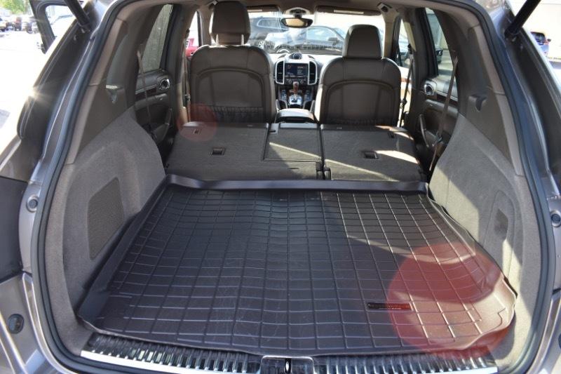 Porsche Cayenne Hybrid S 2011