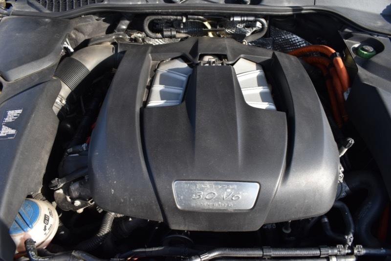 Porsche Cayenne Hybrid S 2011