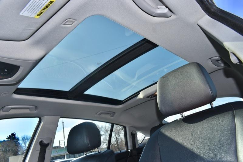 BMW 5-Series Gran Turismo 535i xDrive 2011