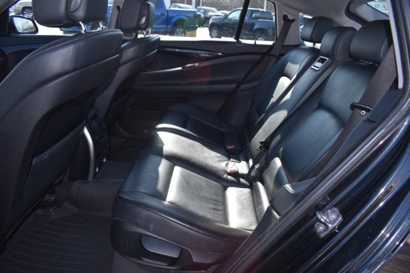 BMW 5-Series Gran Turismo 535i xDrive 2011