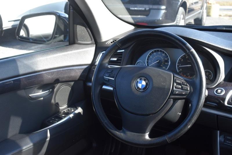 BMW 5-Series Gran Turismo 535i xDrive 2011