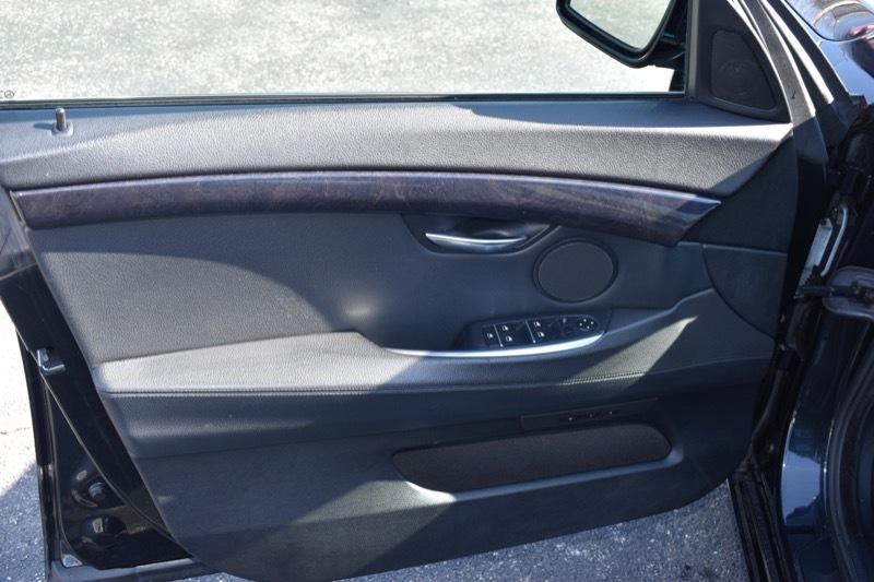 BMW 5-Series Gran Turismo 535i xDrive 2011