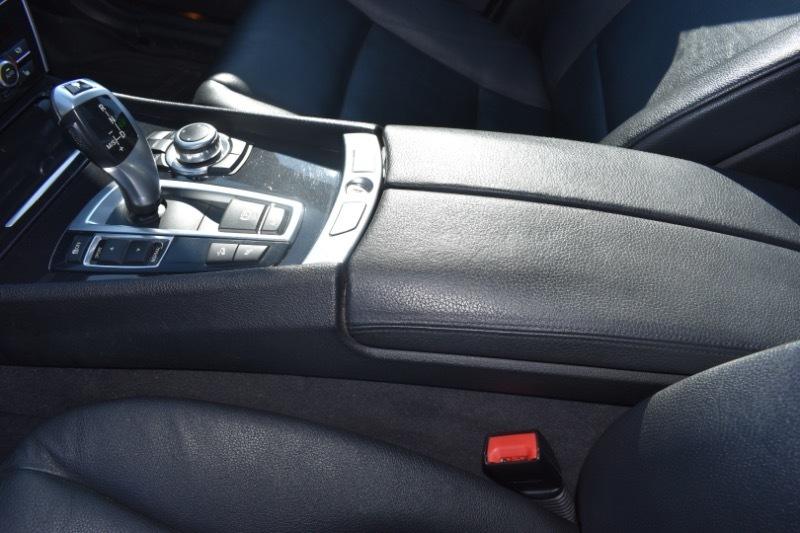 BMW 5-Series Gran Turismo 535i xDrive 2011