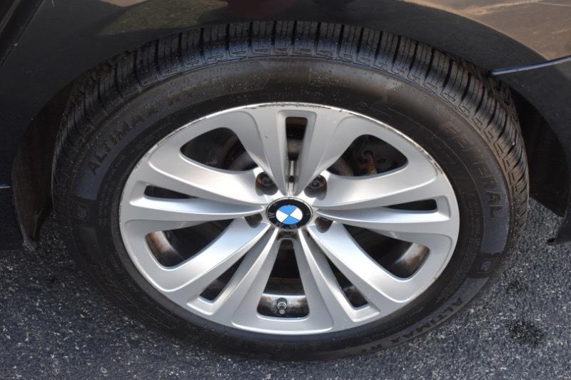 BMW 5-Series Gran Turismo 535i xDrive 2011