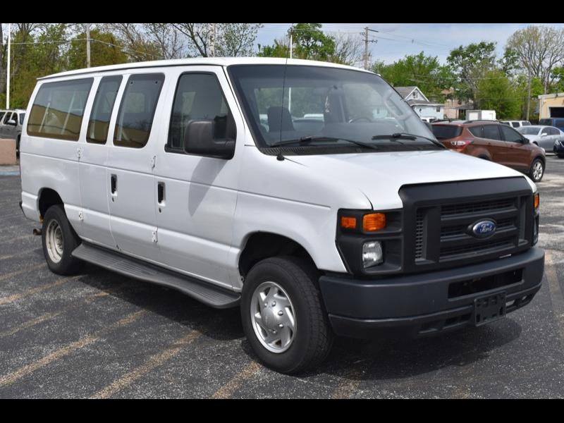 Ford Econoline E-350 XL Super Duty 2013