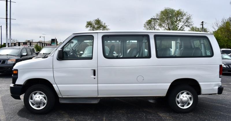 Ford Econoline E-350 XL Super Duty 2013